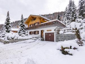 Το Chalet Eloise by Interhome τον χειμώνα
