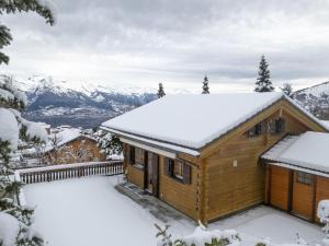 Το Chalet Eloise by Interhome τον χειμώνα