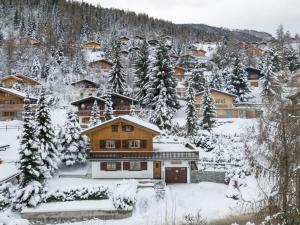 Το Chalet Eloise by Interhome τον χειμώνα