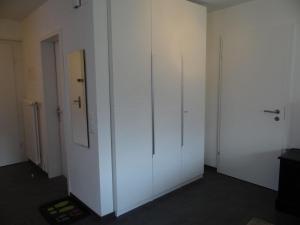 エンゲルベルクにあるApartment Barbara West by Interhomeの白壁の空間