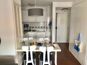 Fotografie z fotogalerie ubytování Superbe appartement en résidence avec piscine. v destinaci Roses