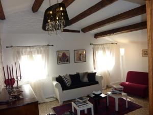 A seating area at Casa Corte delle Ancore