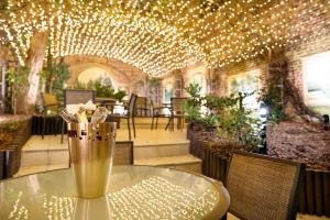 Restaurace v ubytování Hotel Le Châtelain