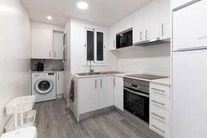 Η κουζίνα ή μικρή κουζίνα στο AT123 Reformado, en el centro del pueblo, solamente 500m de la playa