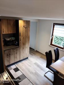 Kuchyň nebo kuchyňský kout v ubytování Ferienwohnung Grete, an der Weinstraße