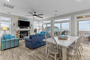 Ảnh trong thư viện ảnh của The Tiki Hut ở Ocean Isle Beach