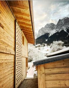 Stefan Glowacz CHALET mit traumhaftem Bergblick v zime