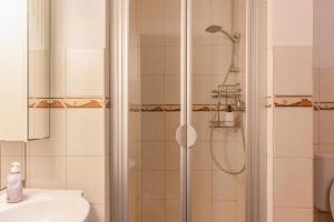Kúpeľňa v ubytovaní Spacy 2BR Apt. Ideal For Longstays