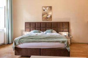 Spacy 2BR Apt. Ideal For Longstays房間的床