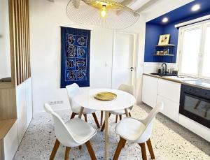 Kuchyňa alebo kuchynka v ubytovaní Nice Chateau Duplex Menica vue sur le vieux Nice