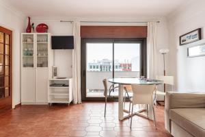 Gallery image of ALTIDO Superb flat with Terrace and Ocean Views in Costa da Caparica