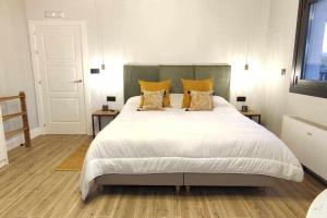 Łóżko lub łóżka w pokoju w obiekcie Precioso Apartamento 2 Hab con Bañera Hidromasaje