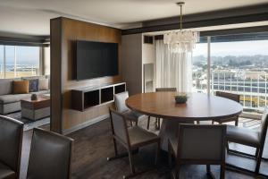 Posezení v ubytování Monterey Marriott