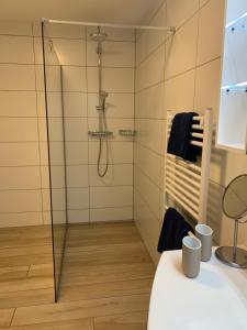 A bathroom at Schusterbrand Appartements