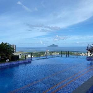 Baseinas apgyvendinimo įstaigoje 漫遊小旅泳池溫泉宅 Roaming Travel Hot Spring Homestay arba netoliese