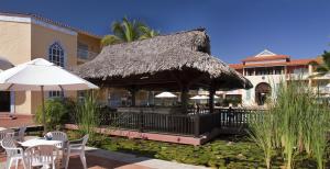 A restaurant or other place to eat at VH - Gran Ventana Beach Resort