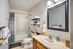 Ένα μπάνιο στο Ranch Suite Condo Less Than 1 Mi to National Park +23 φωτογραφίες