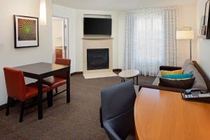 A seating area at Residence Inn Harrisburg Hershey