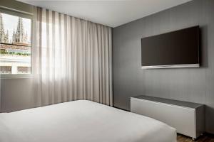 TV a/nebo společenská místnost v ubytování AC Hotel Burgos by Marriott
