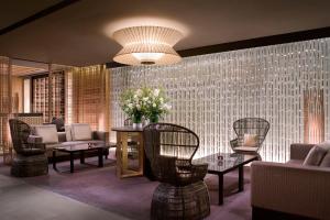 Een zitgedeelte bij The Ritz-Carlton Kyoto