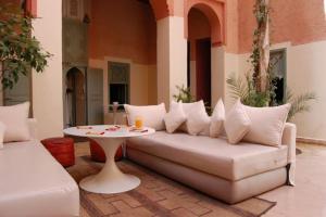 Istumisnurk majutusasutuses Exclusive and stylish 4-bedroom Riad with plunge pool