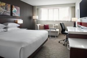 Postel nebo postele na pokoji v ubytování Delta Hotels by Marriott Beausejour