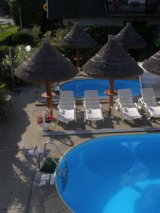 Bazén v ubytovaní Steinhaus Bed & Breakfast alebo v jeho blízkosti