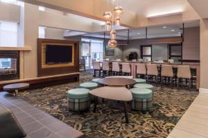 The lounge or bar area at Residence Inn by Marriott Florence