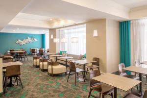 SpringHill Suites by Marriott Old Montreal 레스토랑 또는 맛집