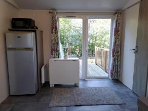 Zdjęcie z galerii obiektu Mobil home confort 6 personnes w mieście Saint-Chéron