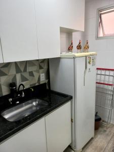 Dapur atau dapur kecil di Flat Beverly Hills 101A