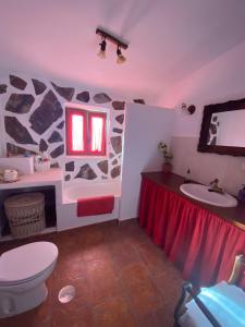 Kylpyhuone majoituspaikassa Beautiful Traditional town house