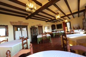 Restoran atau tempat makan lain di Casa Rural Rincón de la Fuente