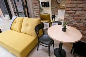 A seating area at Studio 27