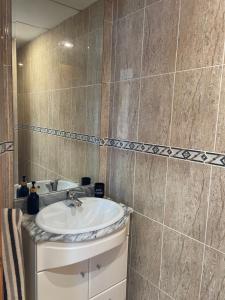 Kúpeľňa v ubytovaní Apartamento residencial en Les Cases D'Alcanar + 8 fotografií