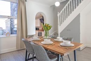 Posezení v ubytování Southview Stays - Three bedroom House