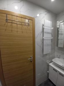 Bathroom sa Apartman 17 Divcibare