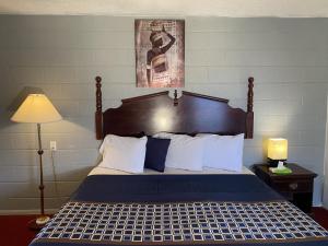 Gallery image of Knights Inn Fairview in Fairview