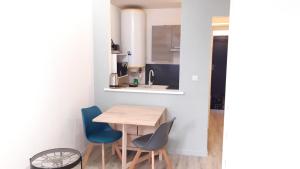 Kuchyňa alebo kuchynka v ubytovaní Studio 302 au 15 rue Battant à Besançon