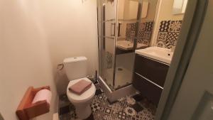 Kúpeľňa v ubytovaní Studio 302 au 15 rue Battant à Besançon
