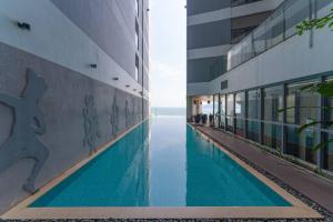 Moonlight Bay Panorama Condotel Ocean View内部或周边的泳池