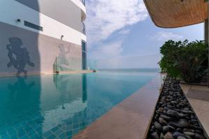 Moonlight Bay Panorama Condotel Ocean View内部或周边的泳池