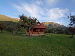 Landskap semula jadi dekat dengan chalet