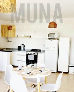 Nhà bếp/bếp nhỏ tại MUNA