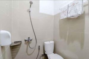 Bilik mandi di Hotel Sumaryo