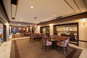 Restoran atau tempat lain untuk makan di Diamond Plaza Hotel