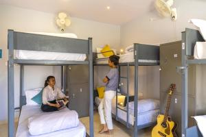 Postel nebo postele na pokoji v ubytování Zostel Homes Pushkar