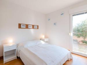 Posteľ alebo postele v izbe v ubytovaní Villa spacieuse à Gruissan, 4 chambres, jardin privé, clim, proche plage, idéal familles/amis - FR-1-409A-18