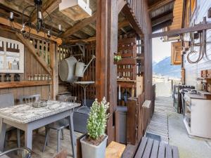 Restaurace v ubytování Chalet in Rangersdorf near Ski Slopes