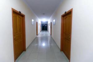 TanjungjohorRedDoorz Plus near WTC Batanghari Mall的相册照片